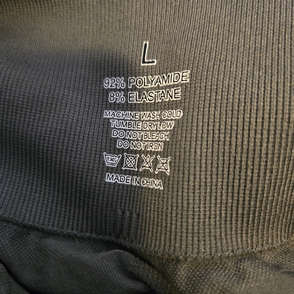 Black and Gray Tie-Dye Ribbed Leggings - Picture 3 of 5